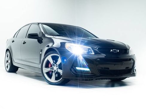 Used 2017 Chevrolet SS RWD image 5