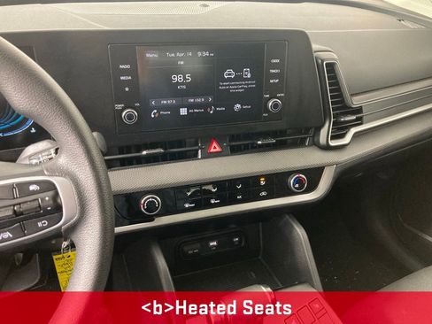 Used 2025 Kia Sportage LX image 2