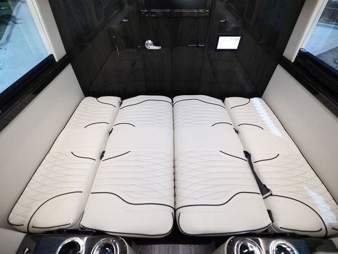 Used 2024 Mercedes-Benz Sprinter 3500 image 27