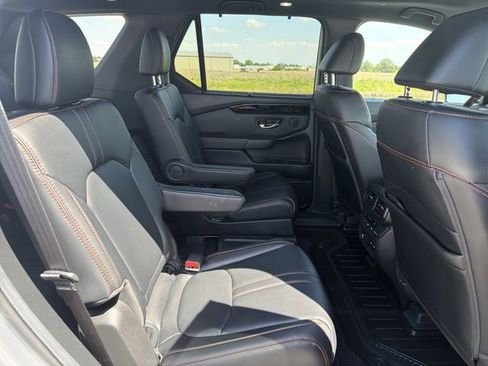 Certified 2025 Honda Pilot TrailSport image 18