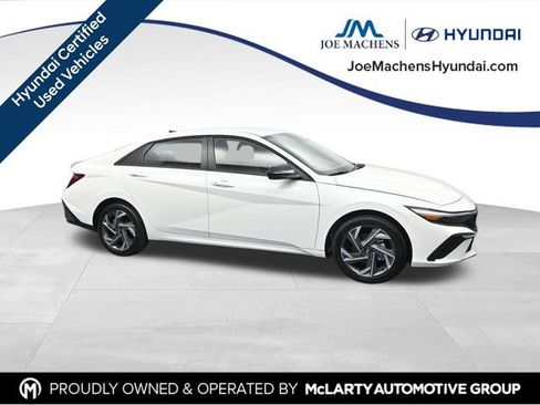 Used 2025 Hyundai Elantra SEL FWD image 4
