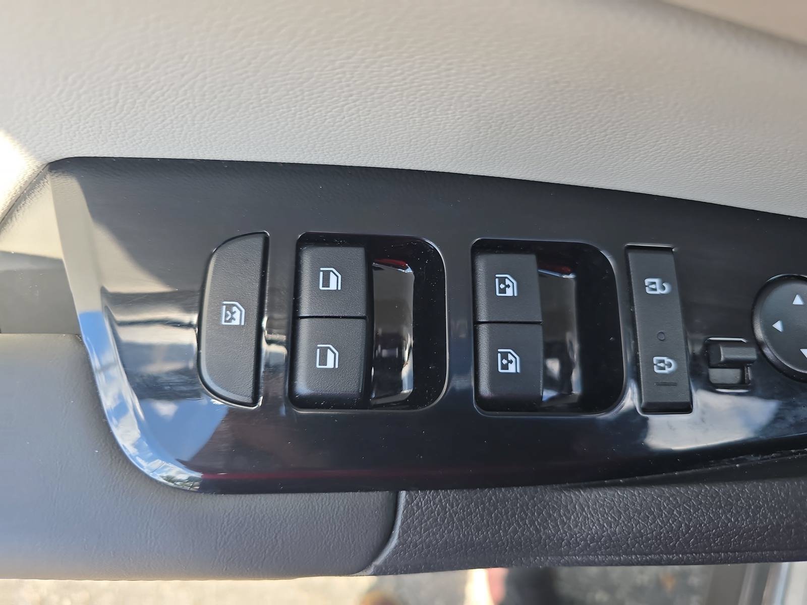 Used 2024 Kia Sportage EX FWD image 27