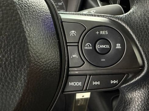 Used 2025 Toyota Corolla LE FWD image 11