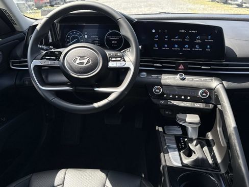 New 2026 Hyundai Elantra Limited FWD image 2