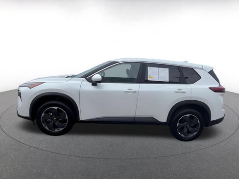 Used 2025 Nissan Rogue SV FWD image 8