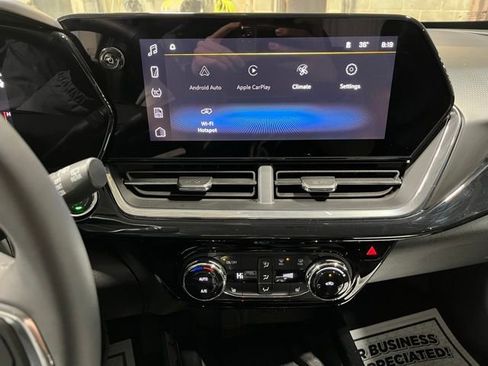 Used 2025 Chevrolet Trax ACTIV w/ Sunroof Package image 23
