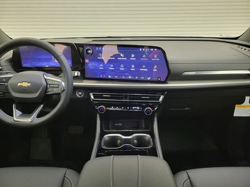 New 2026 Chevrolet Traverse LT w/ Driver Confidence Package FWD image 44