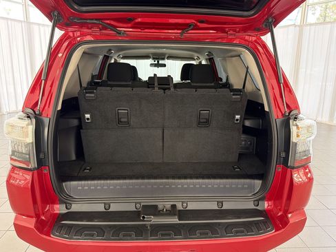 Used 2015 Toyota 4Runner SR5 AWD/4WD image 33
