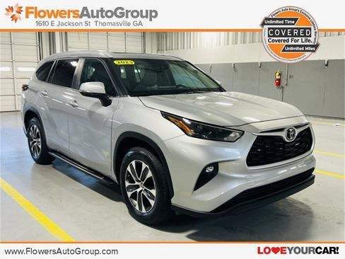 Used 2023 Toyota Highlander XLE image 1