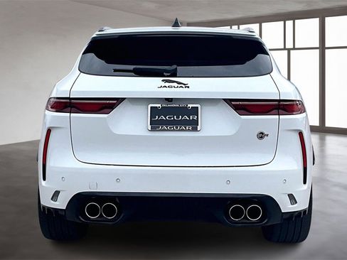 Used 2024 Jaguar F-PACE SVR image 4