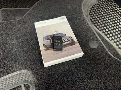 Used 2025 Land Rover Defender 110 S image 78