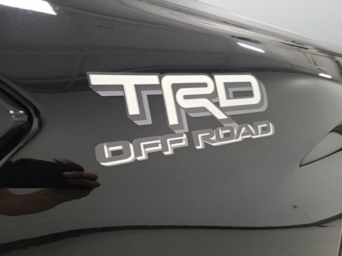 Used 2024 Toyota Tacoma TRD Off-Road w/ TRD Off Road Premium Package AWD/4WD image 8