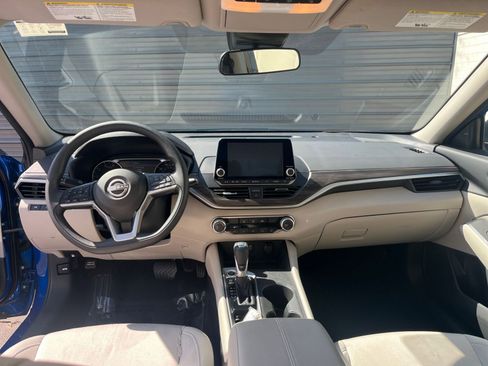 Used 2025 Nissan Altima 2.5 SV image 28