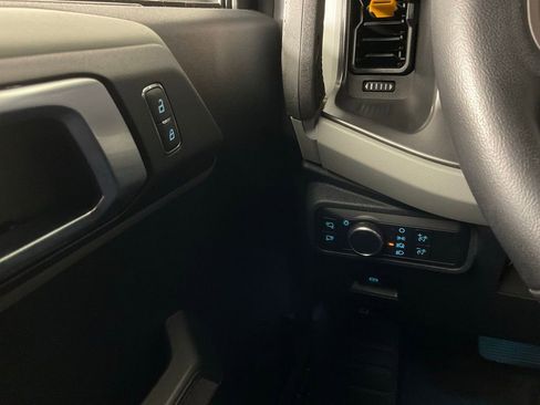 Used 2022 Ford Bronco Badlands image 19