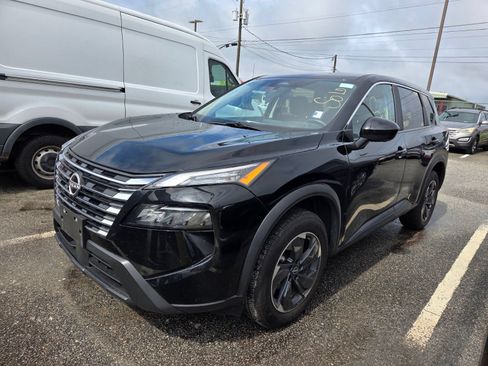 Used 2025 Nissan Rogue SV FWD image 3