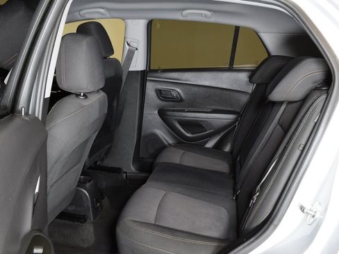 Used 2020 Chevrolet Trax LT FWD image 26