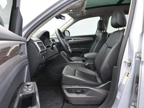Used 2019 Volkswagen Atlas SEL FWD image 42