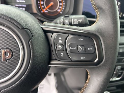 Used 2024 Jeep Wrangler Sport S image 9