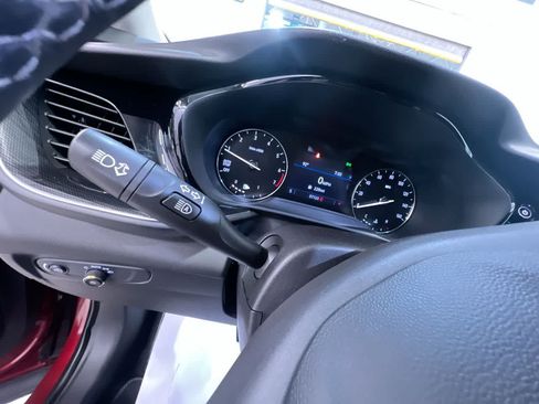Used 2021 Buick Envision Preferred FWD image 18