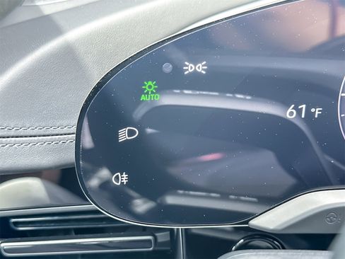 Certified 2023 Porsche Taycan Turbo image 33