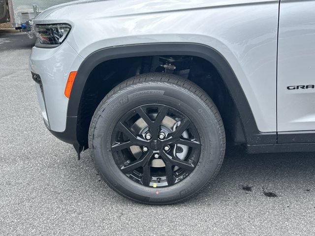 New 2026 Jeep Grand Cherokee Altitude RWD image 12