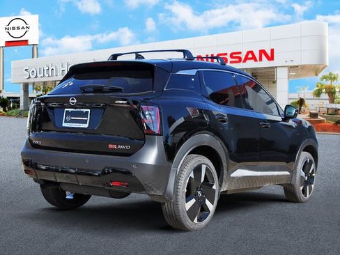 New 2025 Nissan Kicks SR w/ Illumination Package image 4