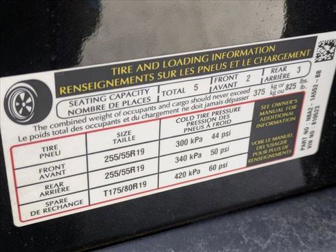 Used 2025 Land Rover Range Rover Velar Dynamic SE image 15