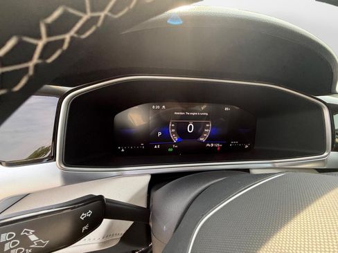 New 2026 Volkswagen Taos SE AWD/4WD image 11