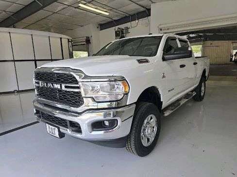 Used 2022 RAM 2500 Tradesman w/ Chrome Appearance Group image 3