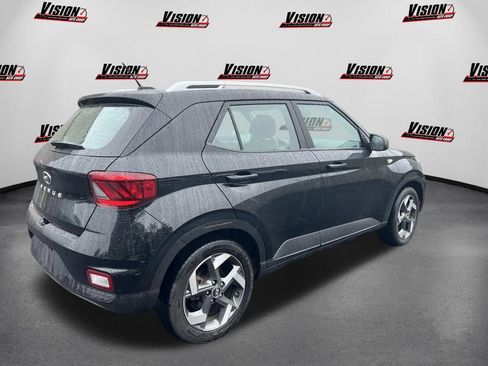 Certified 2024 Hyundai Venue SEL FWD image 7