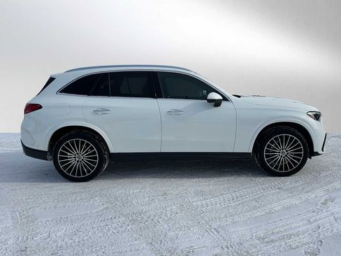 Used 2024 Mercedes-Benz GLC 300 4MATIC image 2