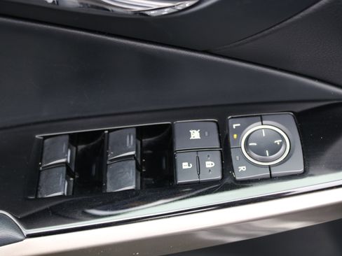 Used 2016 Lexus IS 200t image 14