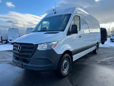 Used 2026 Mercedes-Benz Sprinter 2500 image 3