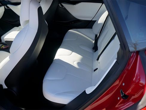 Used 2017 Tesla Model S 75D image 11