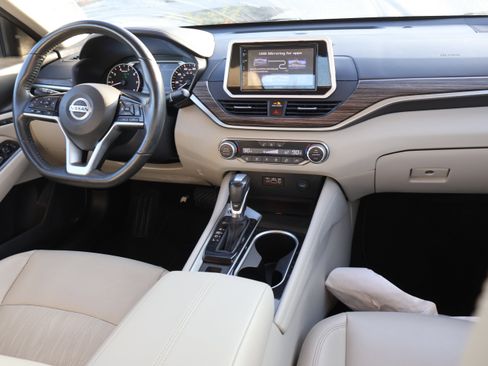 Used 2020 Nissan Altima 2.5 Platinum image 15