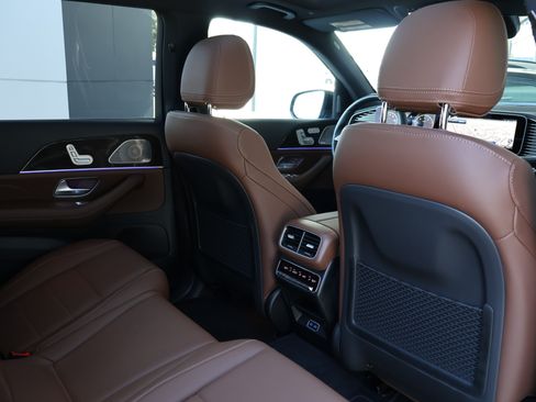 Certified 2025 Mercedes-Benz GLS 450 4MATIC image 27