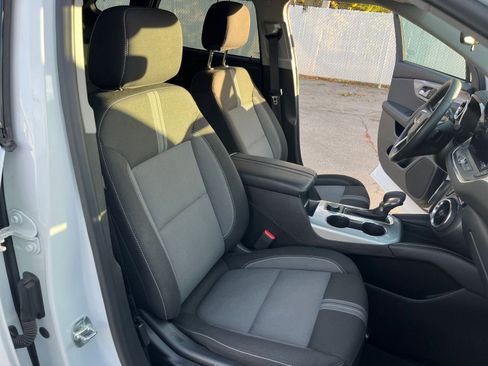 Used 2025 Chevrolet Blazer LT image 36