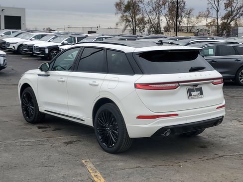 New 2026 Lincoln Corsair Premiere image 3