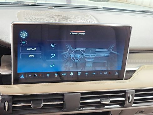 Used 2023 Lincoln Corsair AWD w/ Equipment Group 101A image 33