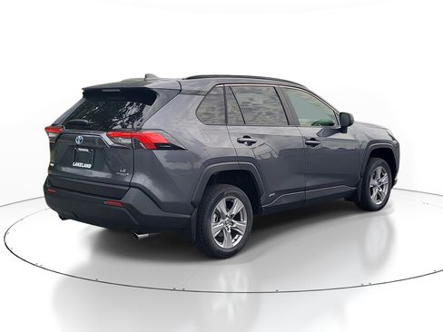 Used 2024 Toyota RAV4 LE AWD/4WD image 7