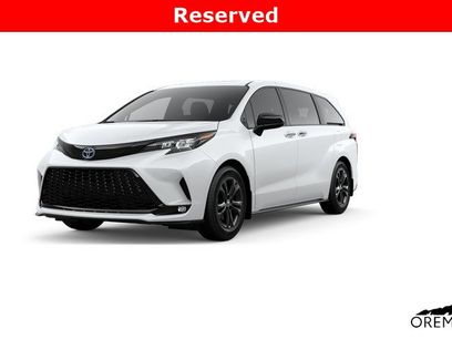 New 2025 Toyota Sienna XSE w/ XSE Plus Package