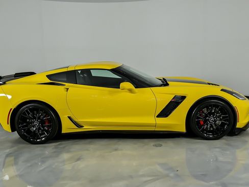 Used 2015 Chevrolet Corvette Z06 w/ 3LZ Preferred Equipment Group image 14