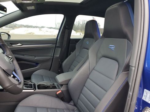 Used 2025 Volkswagen Golf image 20