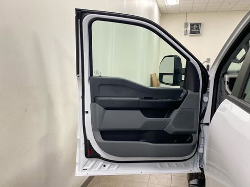 New 2026 Ford F350 XL w/ XL Chrome Package image 9