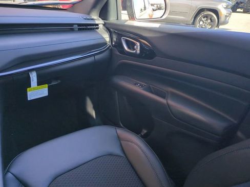 New 2026 Jeep Compass Latitude image 17