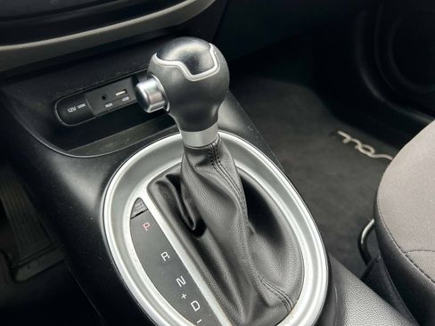 Used 2018 Kia Soul image 31