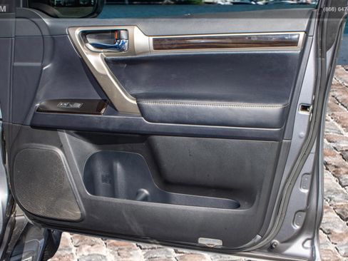 Used 2017 Lexus GX 460 w/ Navigation Package image 13