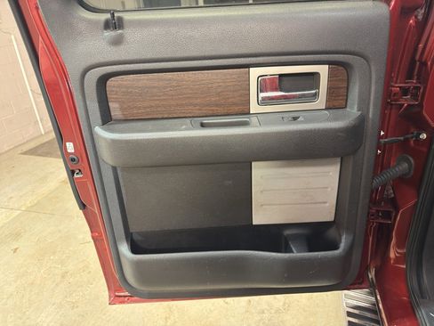 Used 2014 Ford F150 Lariat w/ Lariat Chrome Package image 28