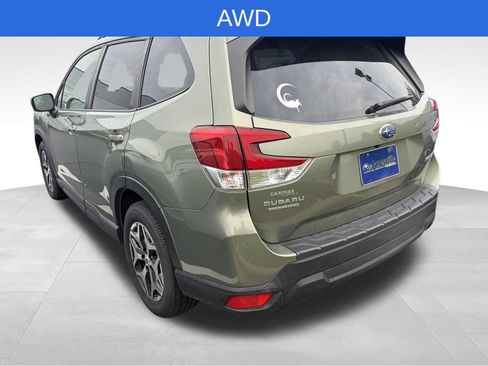 Used 2019 Subaru Forester Premium AWD/4WD image 3