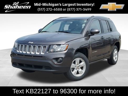 Used 2017 Jeep Compass Latitude FWD image 1
